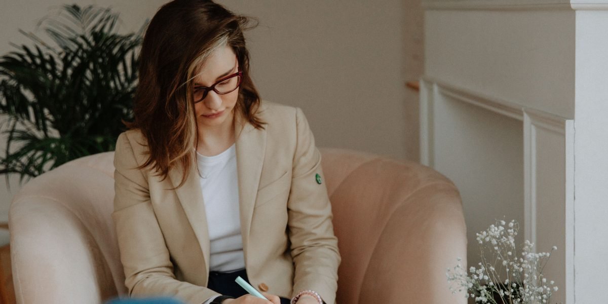 Psychiatrist vs Psychologist for Anxiety How to Choose the Right Professional