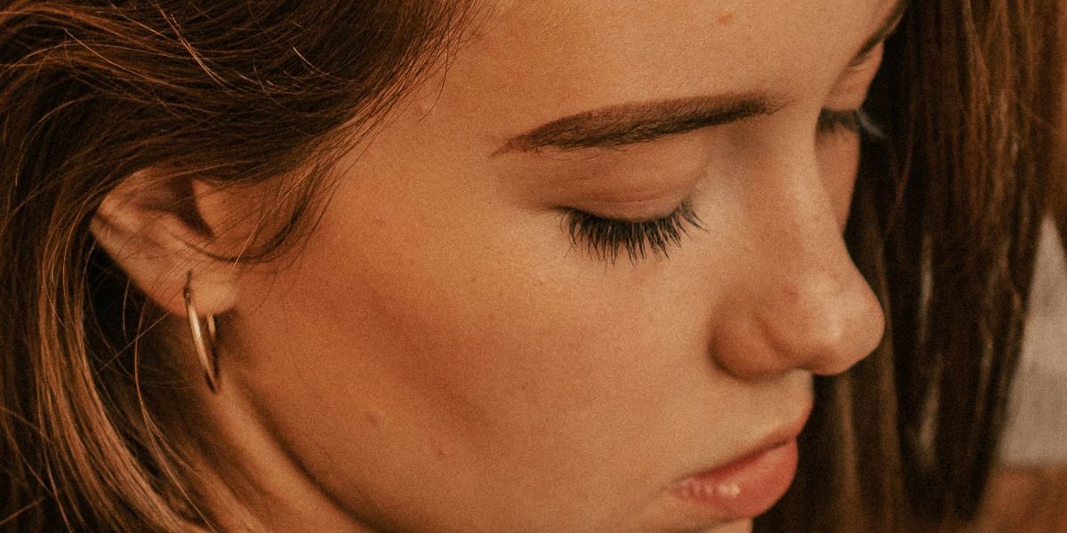 How to Recognize and Overcome Social Anxiety in Teens